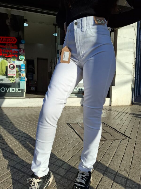 JEAN DAMA BLANCO
